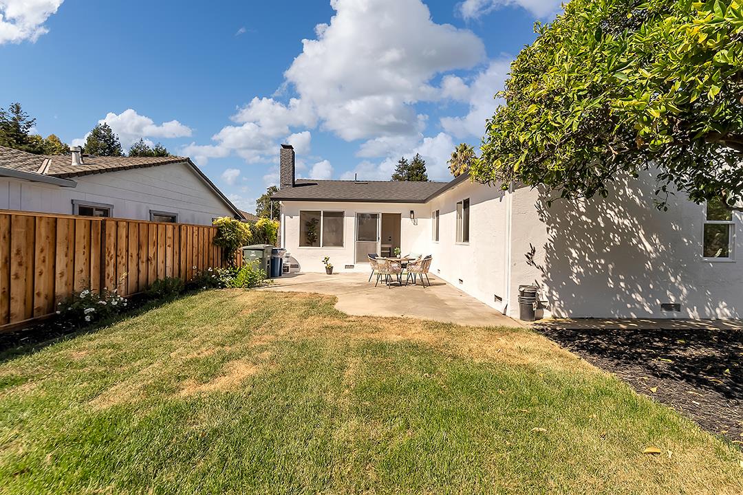 3072 San Mateo WAY
