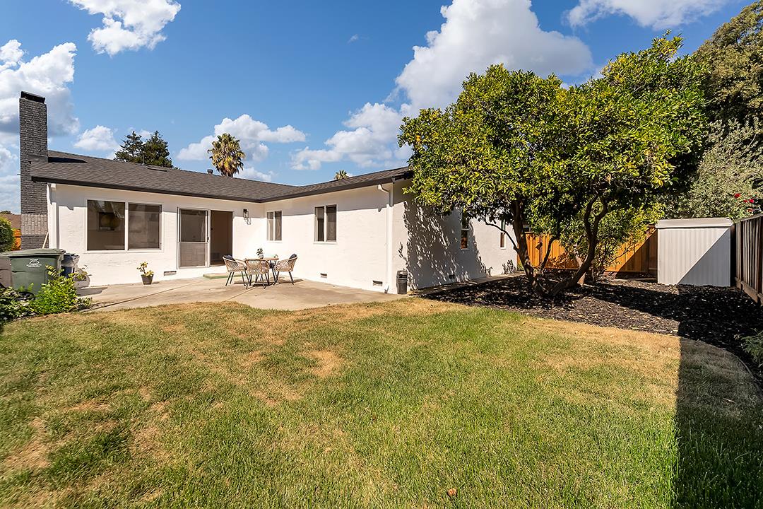 3072 San Mateo WAY