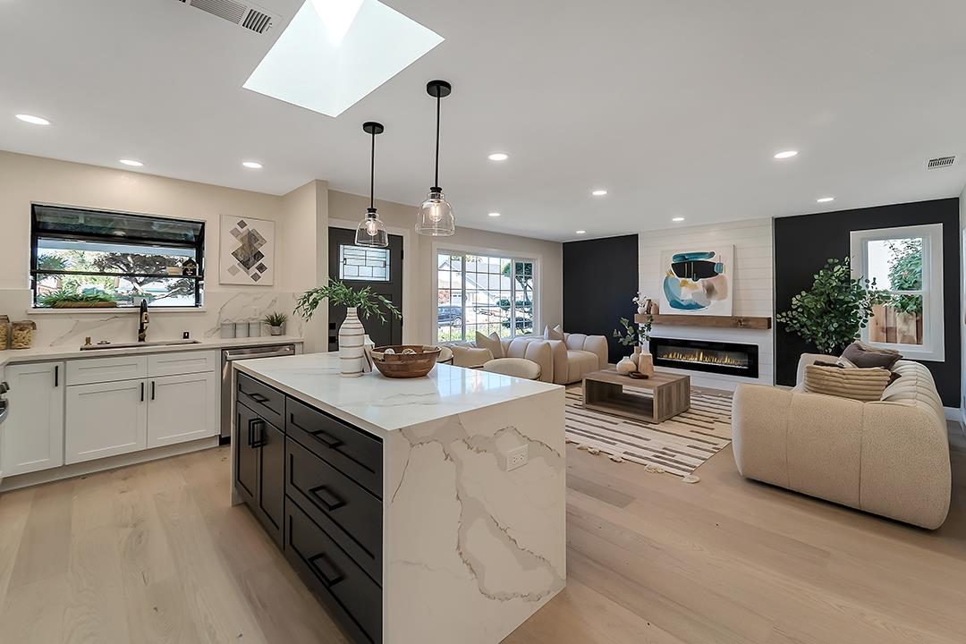 3072 San Mateo WAY