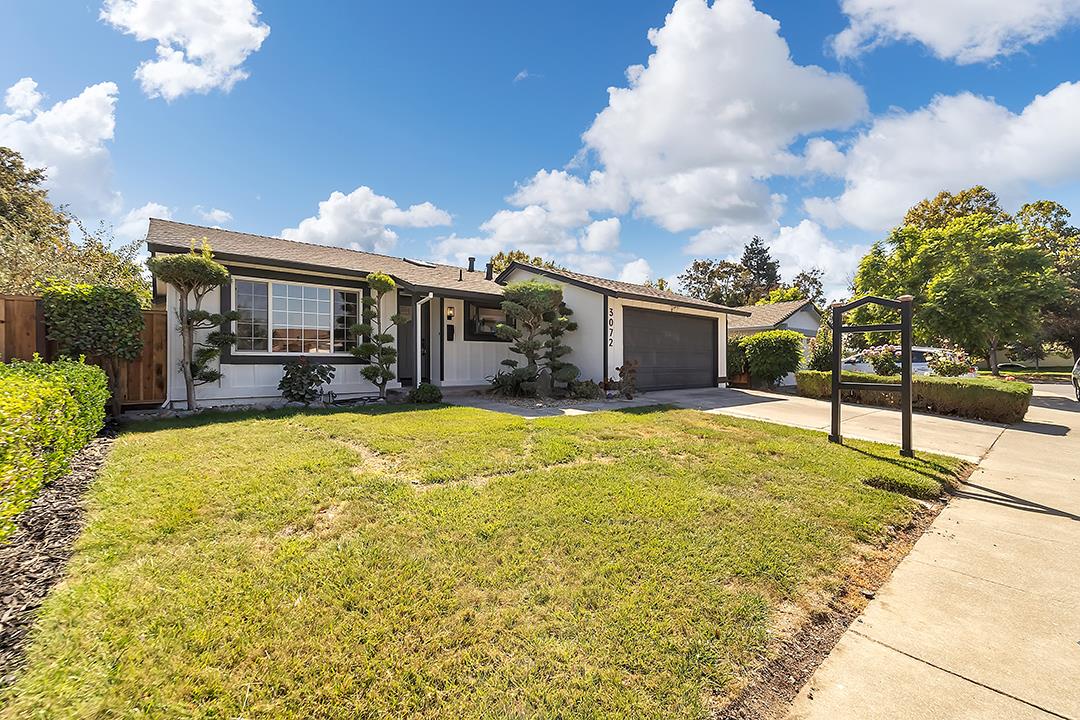 3072 San Mateo WAY