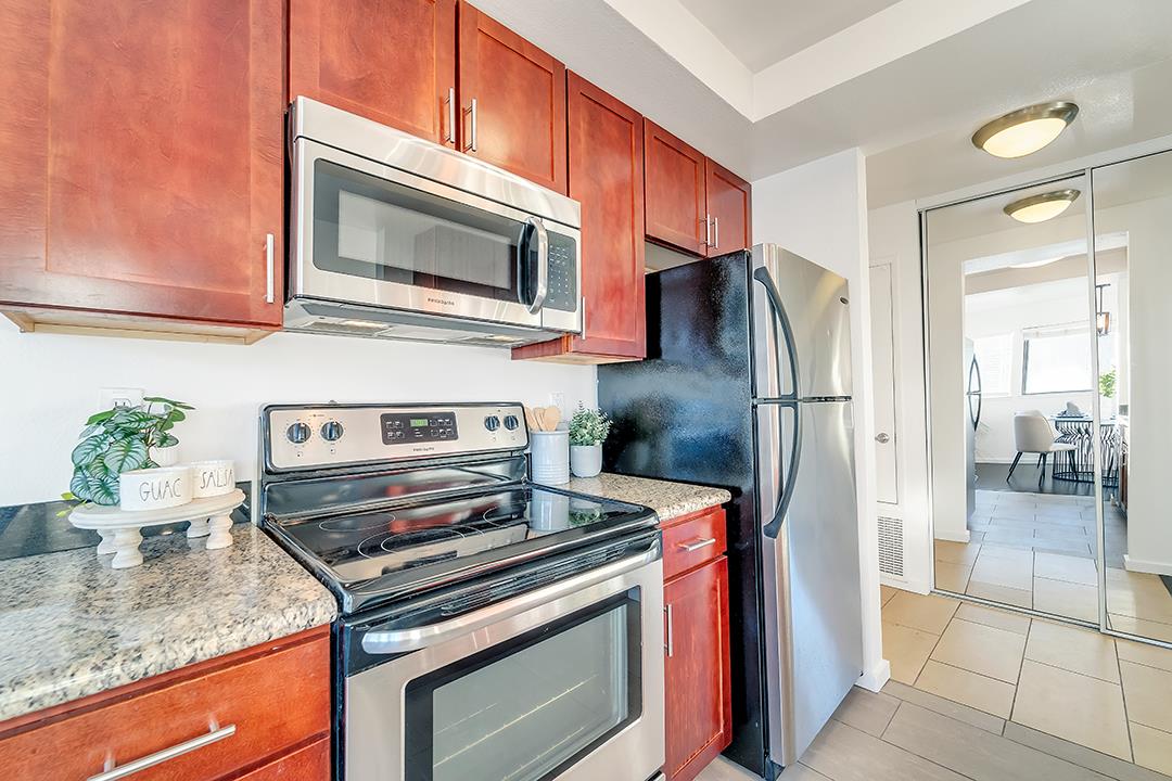 945 Fletcher LN A332