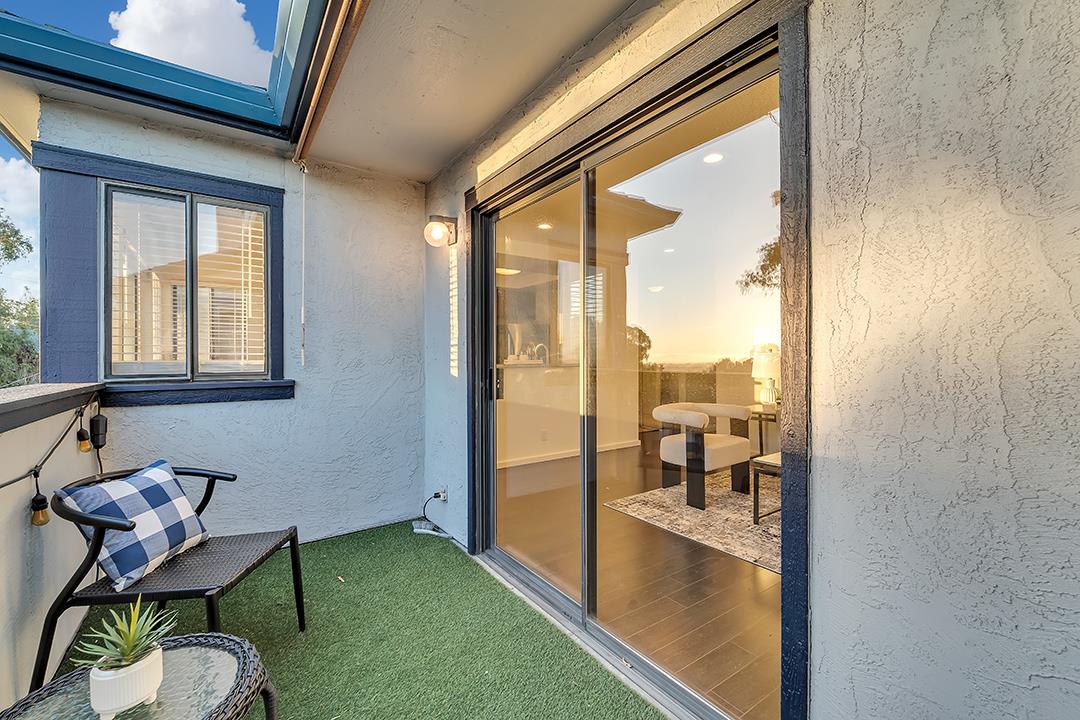 945 Fletcher LN A332