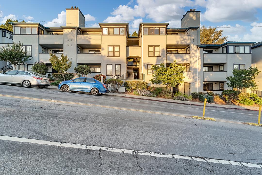 945 Fletcher LN A332