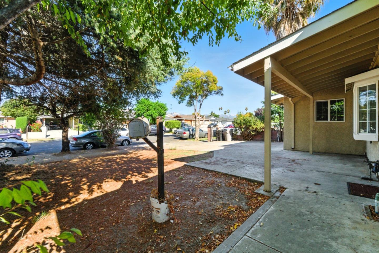 2647 Aida Avenue