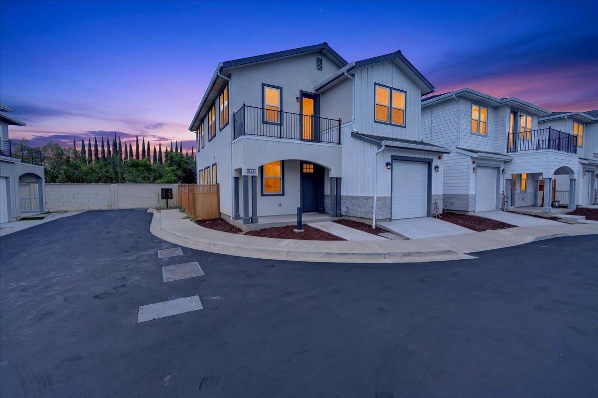 869 Connie Lane