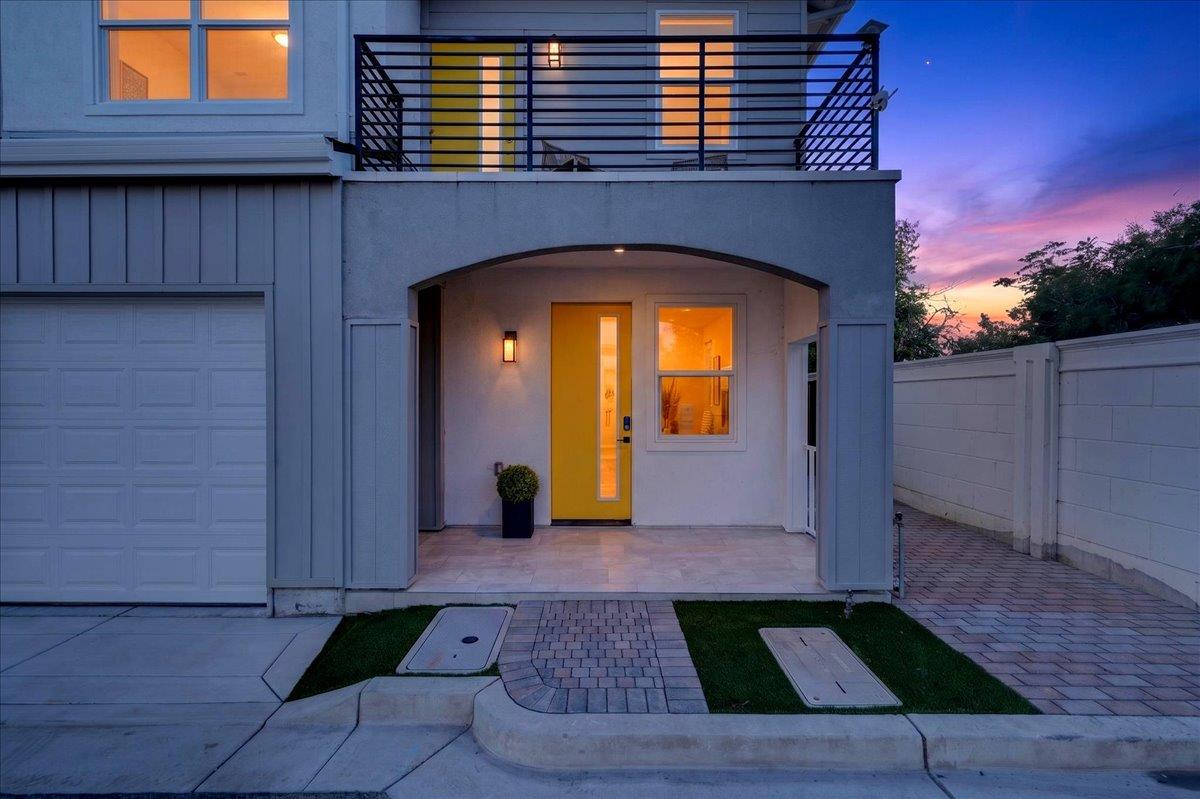 861 Connie LN
