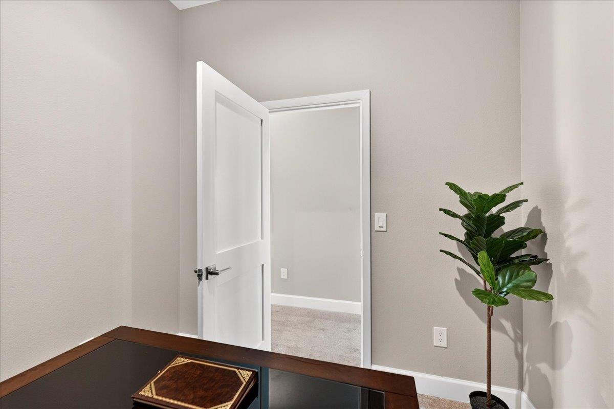 861 Connie LN