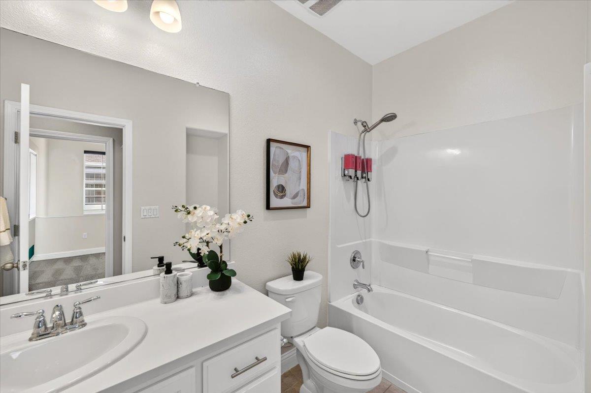 1512 Coffee Berry Lane