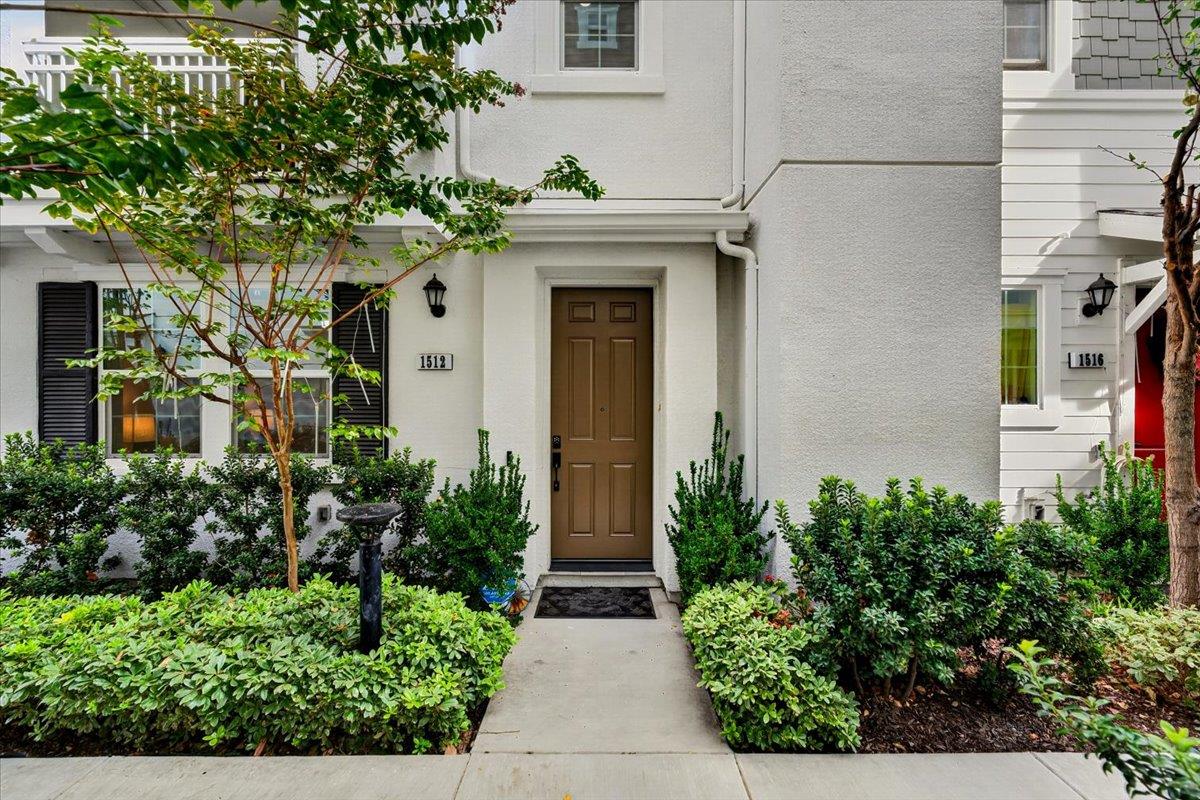 1512 Coffee Berry Lane