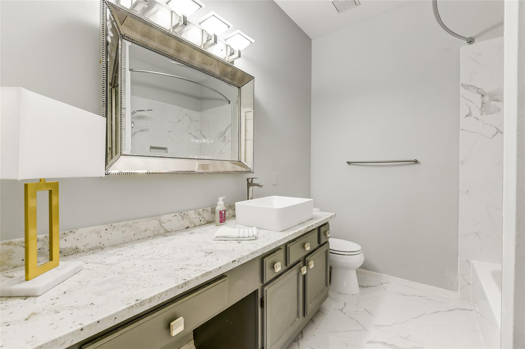 4001 Tanglewilde Street # 1402