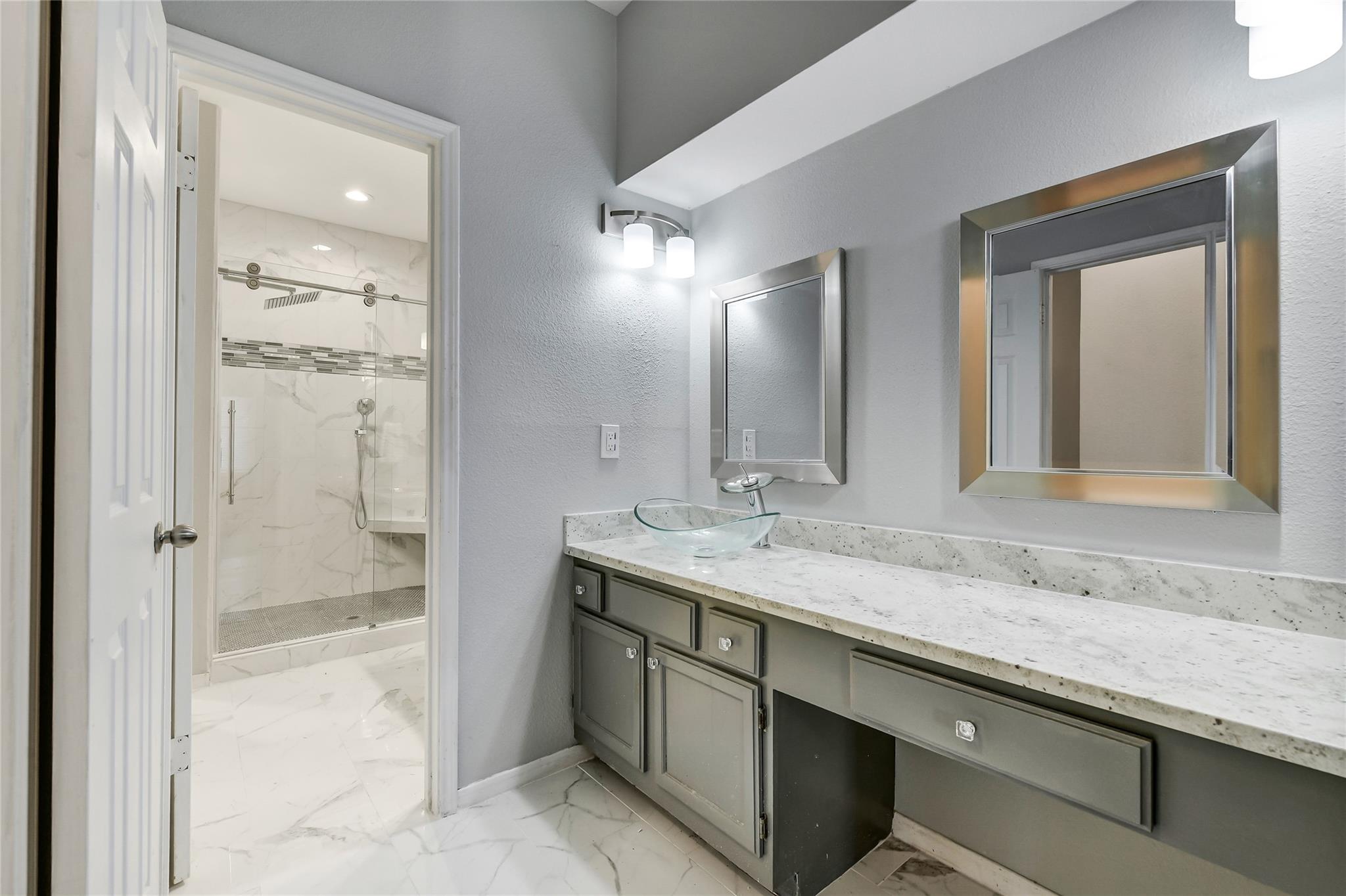 4001 Tanglewilde Street # 1402
