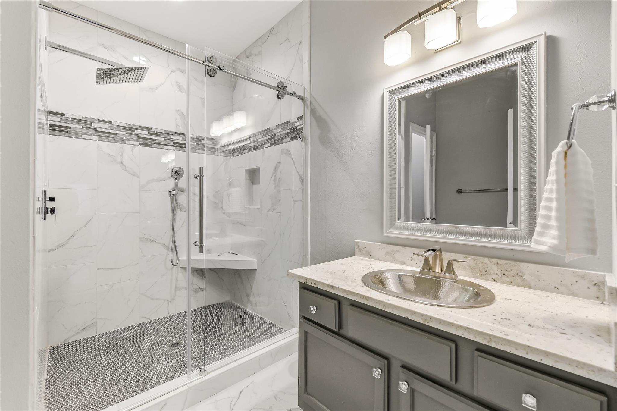 4001 Tanglewilde Street # 1402