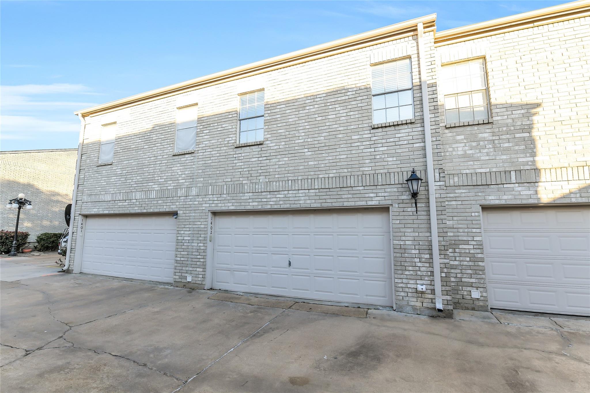 4001 Tanglewilde Street # 1402