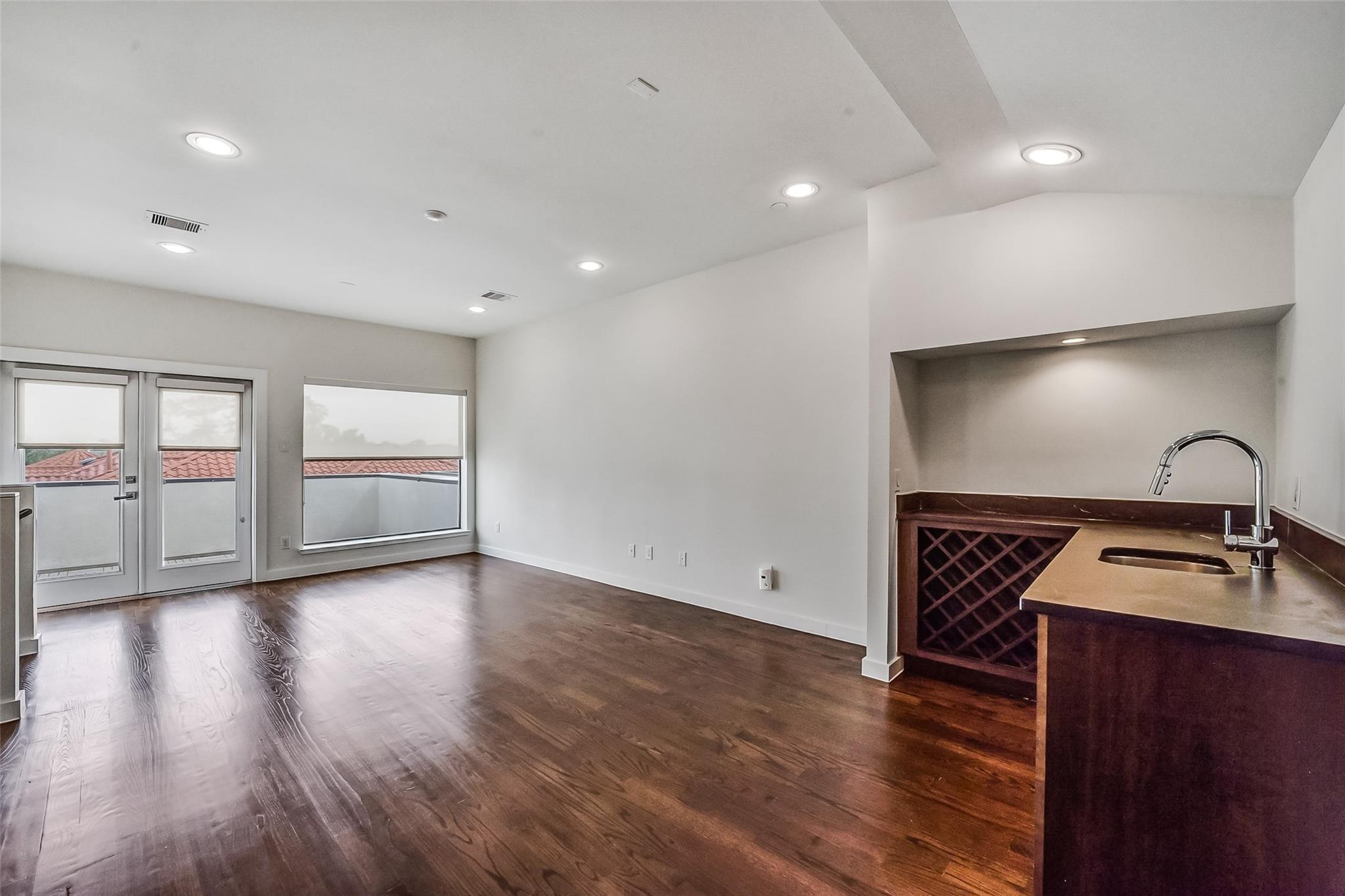 716 W Drew Street