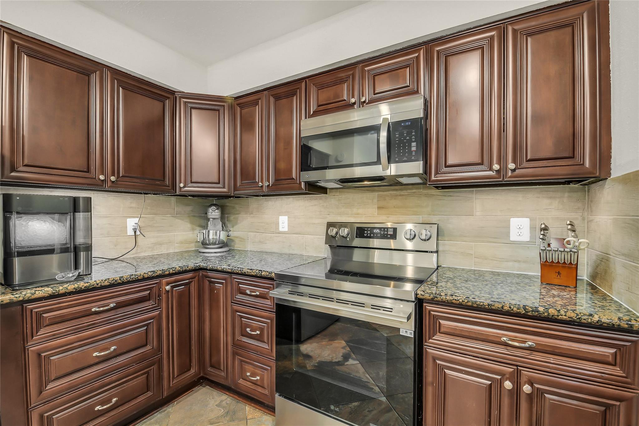 3327 Honey Creek Drive