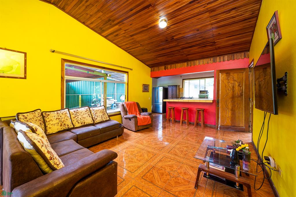 Casa Parrot Playa Potrero