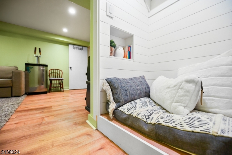 11 Farview Ave