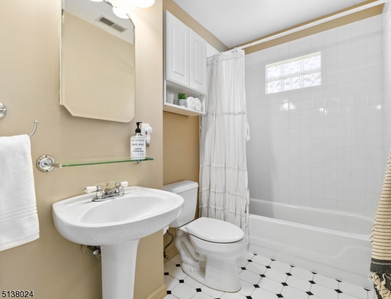 11 Farview Ave