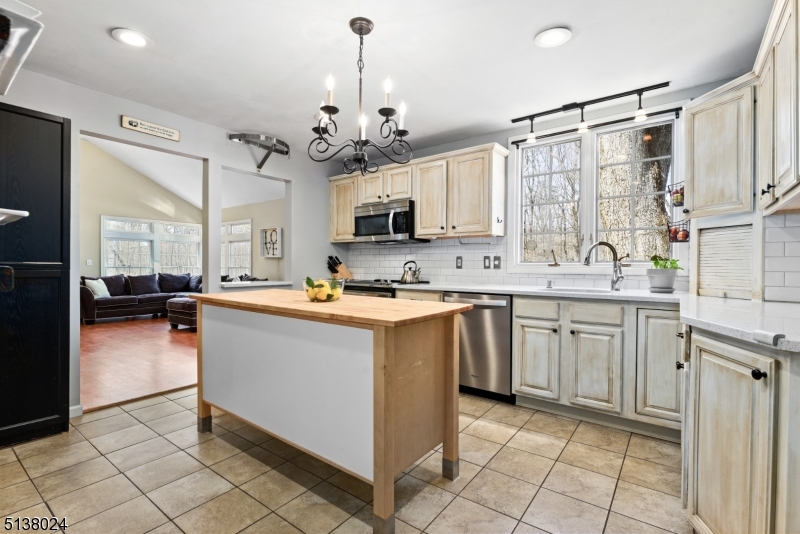 11 Farview Ave