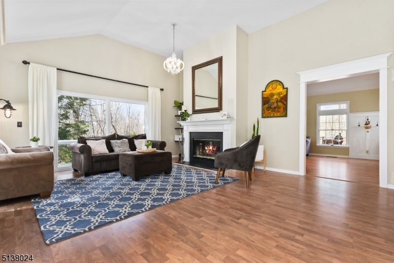 11 Farview Ave