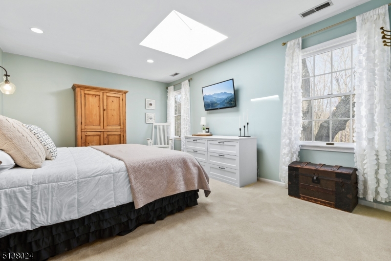 11 Farview Ave