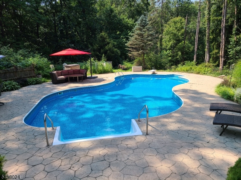11 Farview Ave