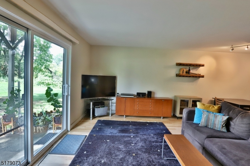 213 Spruce Hills Dr