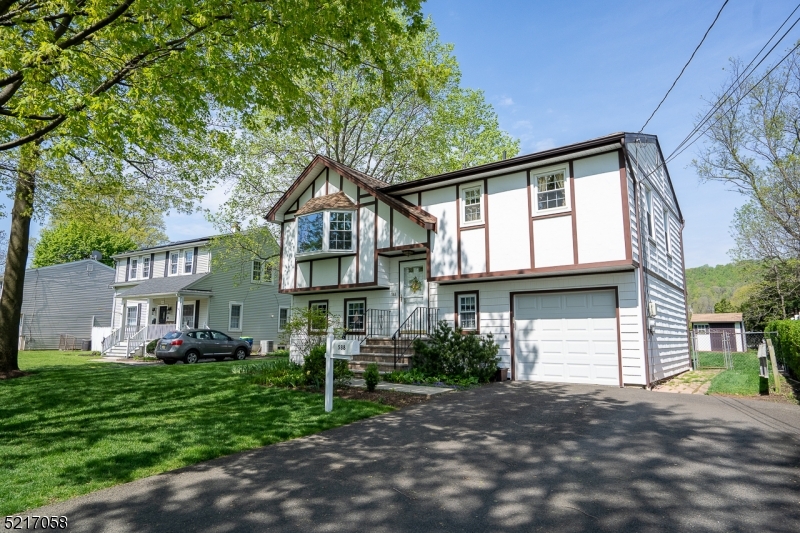 588 Mountainview Dr