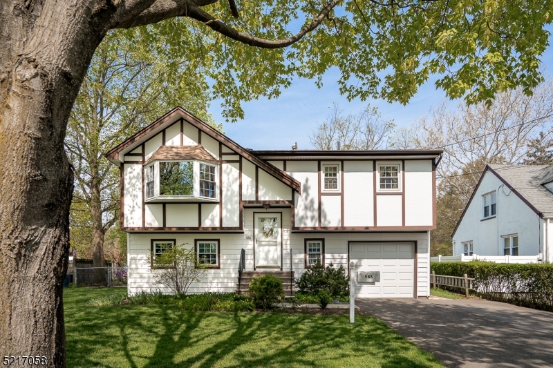 588 Mountainview Dr