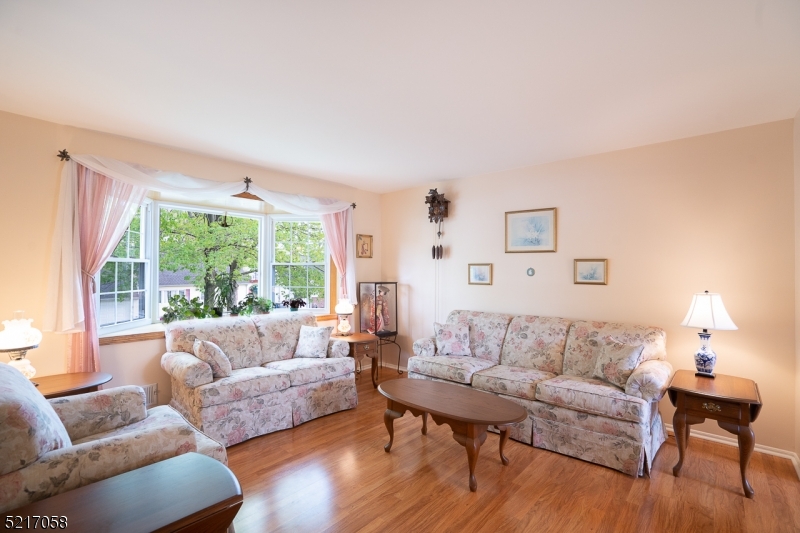 588 Mountainview Dr