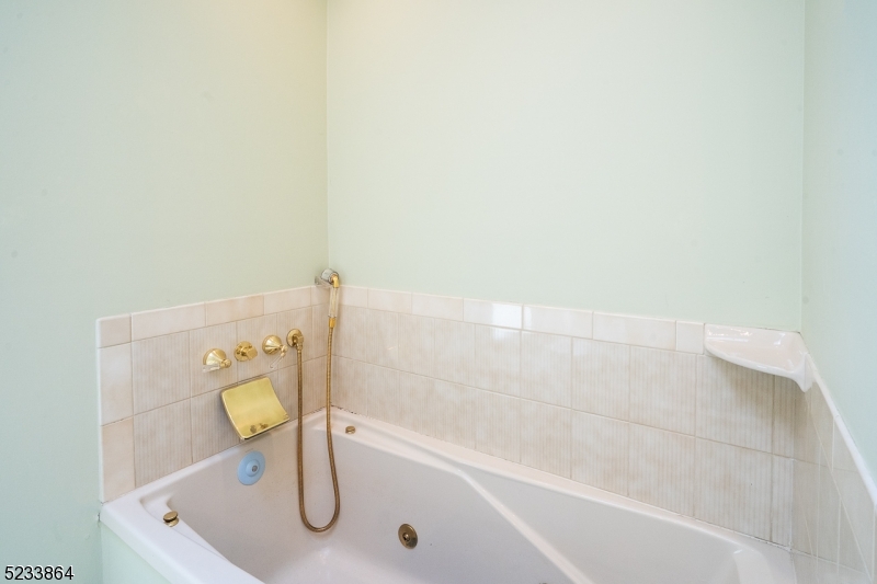 83 Goltra Dr