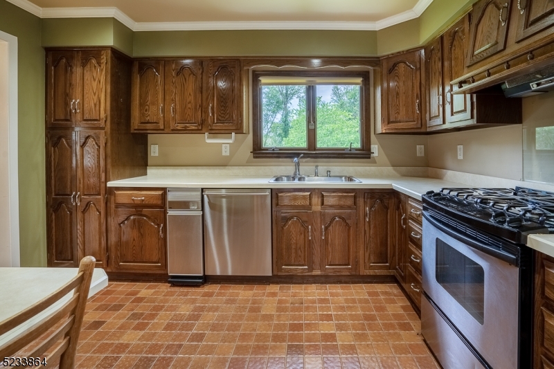 83 Goltra Dr