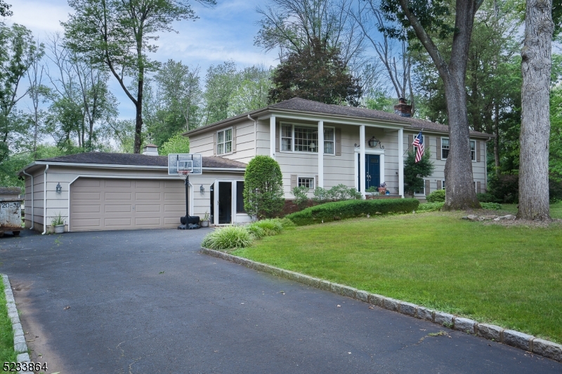 83 Goltra Dr