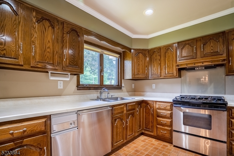 83 Goltra Dr