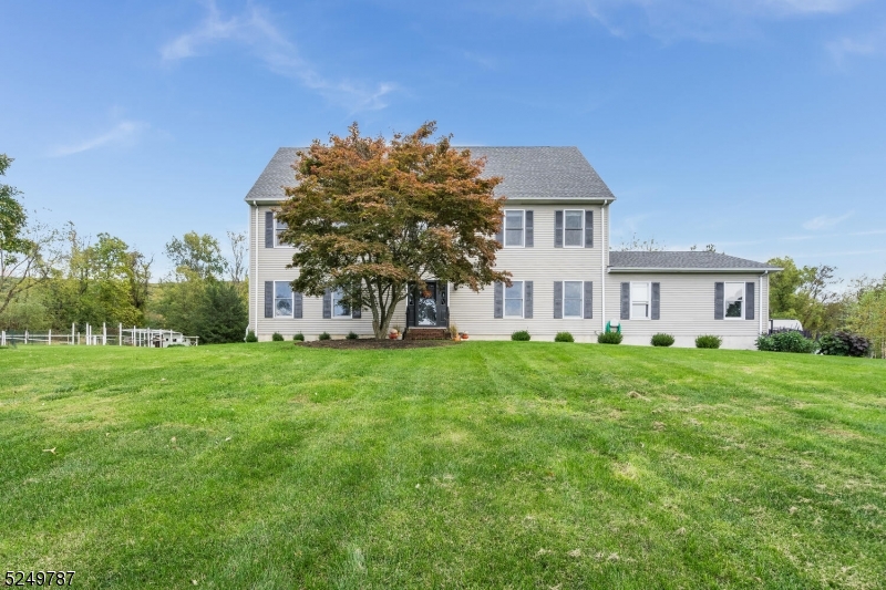 8 Rolling Hills Way