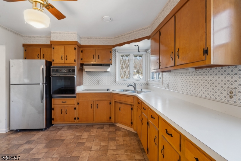 10 Fernwood Rd