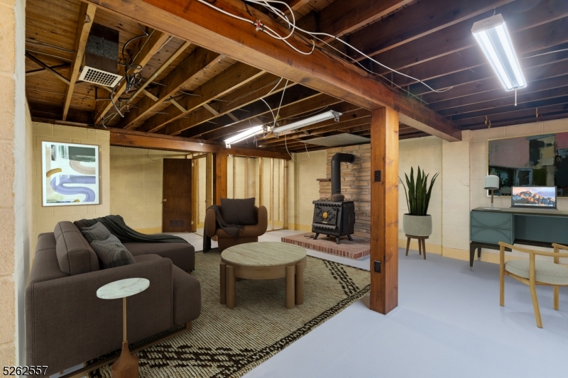 10 Fernwood Rd