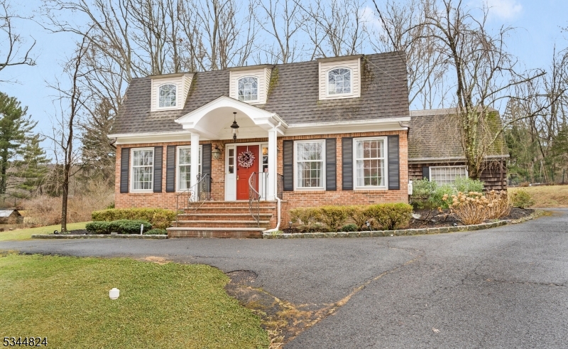 4 Glen Gary Dr