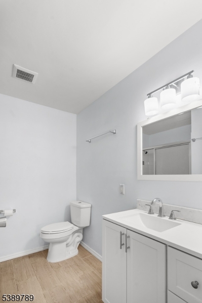 806 Eves Dr 2M