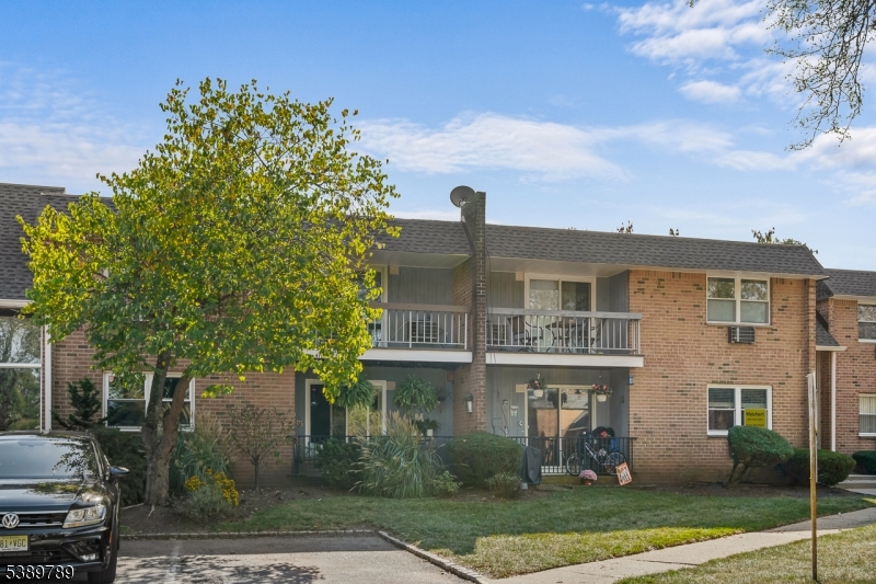 806 Eves Dr 2M
