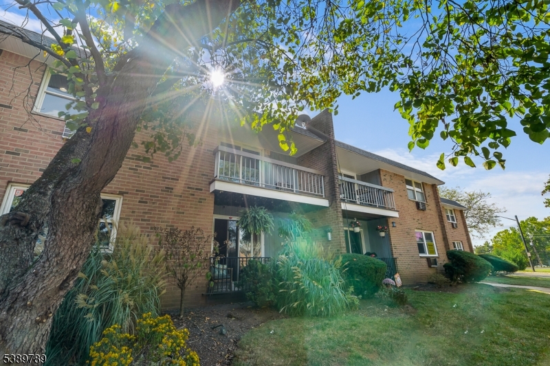 806 Eves Dr 2M