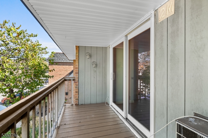 806 Eves Dr 2M
