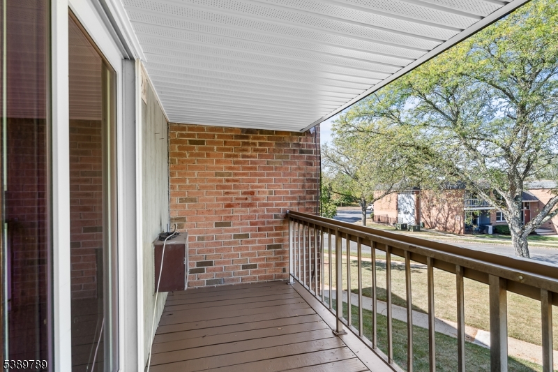 806 Eves Dr 2M