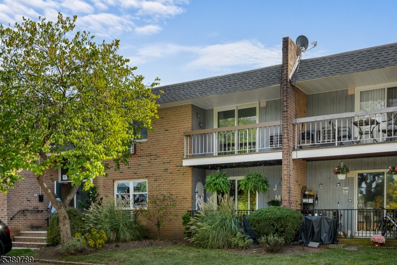 806 Eves Dr 2M