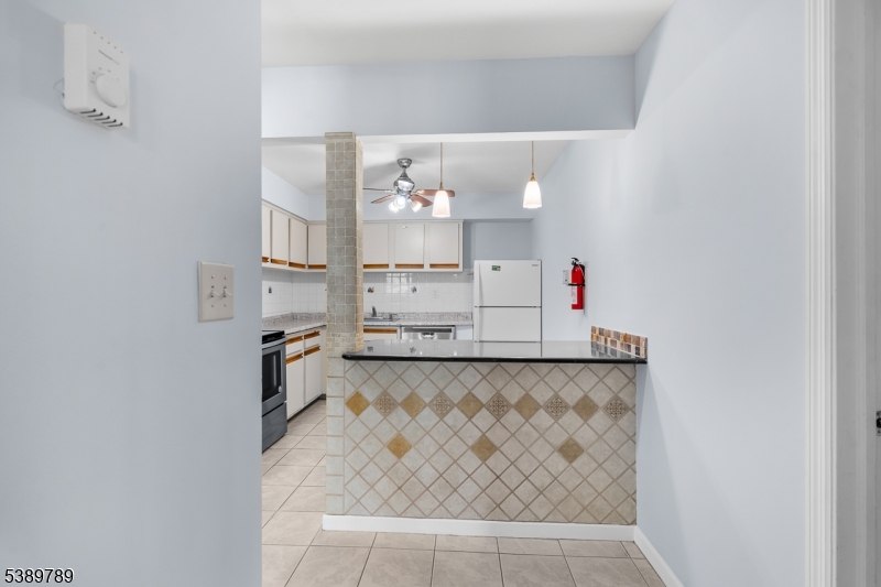 806 Eves Dr 2M