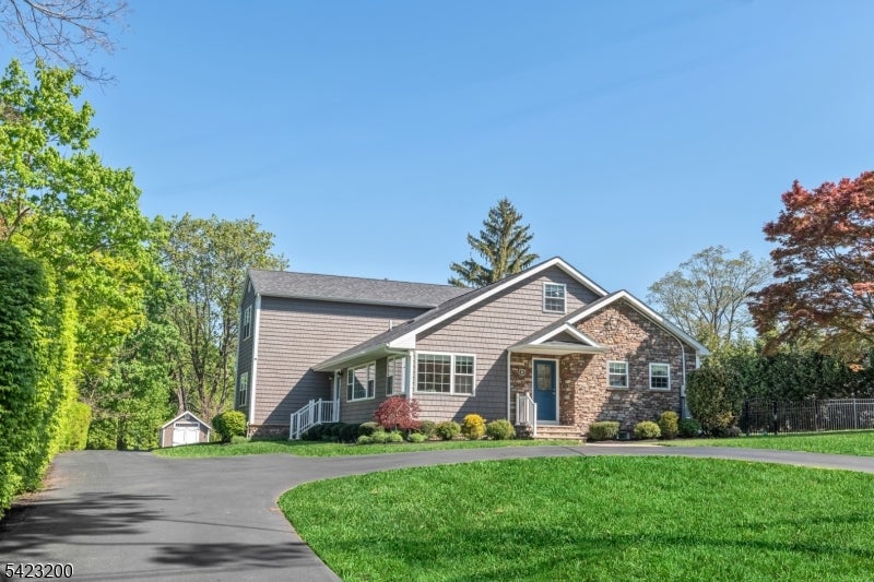 11 Cedar St