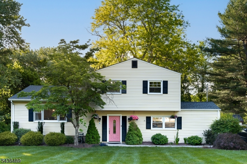 9 Lexington Rd
