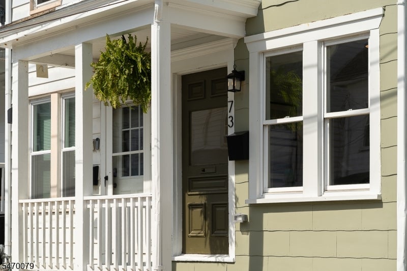 73 Colby Pl