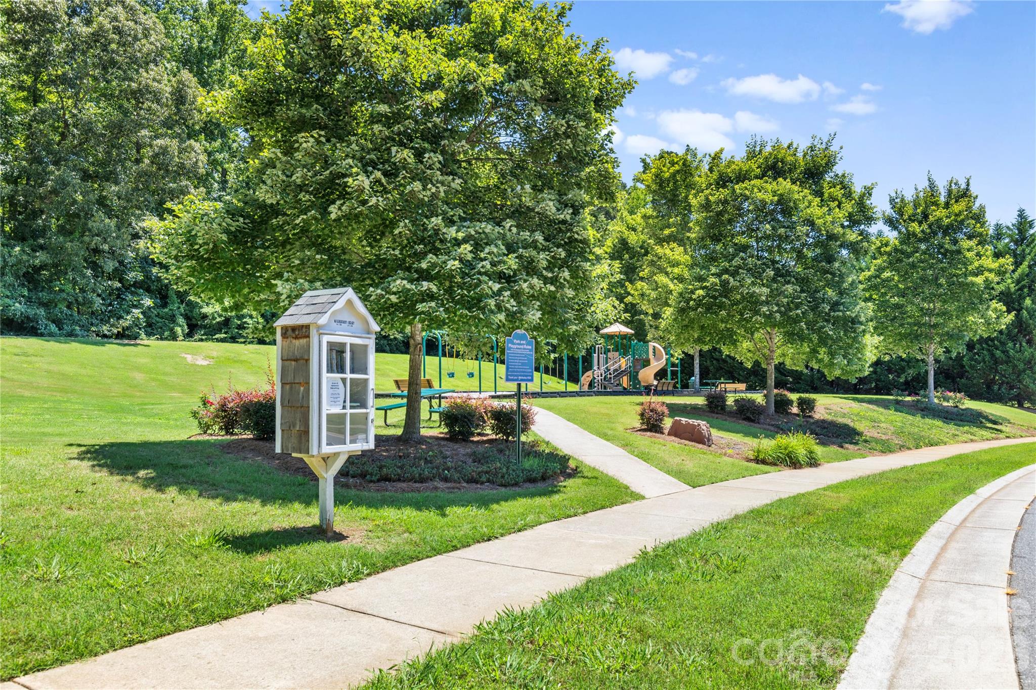 159 E Warfield Drive