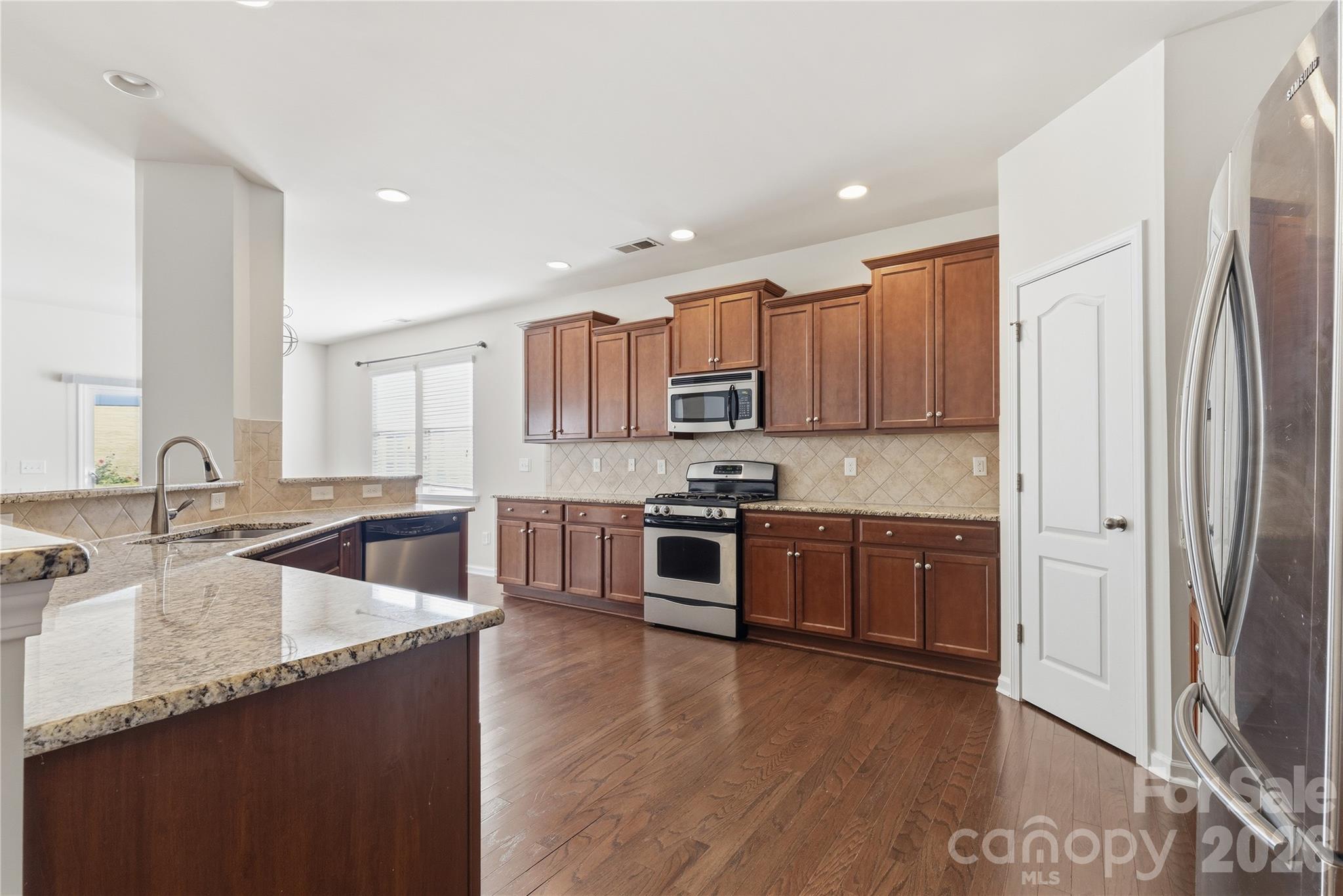 159 E Warfield Drive